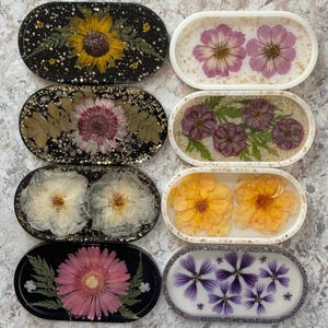 Resin Trinket Tray or Jewelry Dish made with Real Pressed Flowers , Floral Home Decor