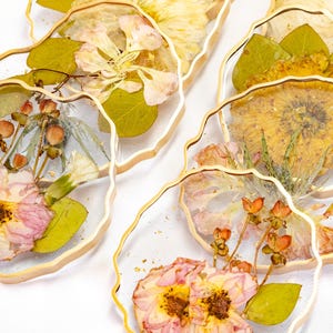 Preserved Flower Coasters Bouquet Preservation Dried Flower in Resin Coasters Flower Preservation Gift Set of 4 Coasters Gift for Newlyweds