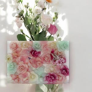 Handmade Floral Resin Tray with Pressed Flowers & Bird | Pastel Botanical Decor | Whimsical Catch-All Tray | Spring Summer Home Gift